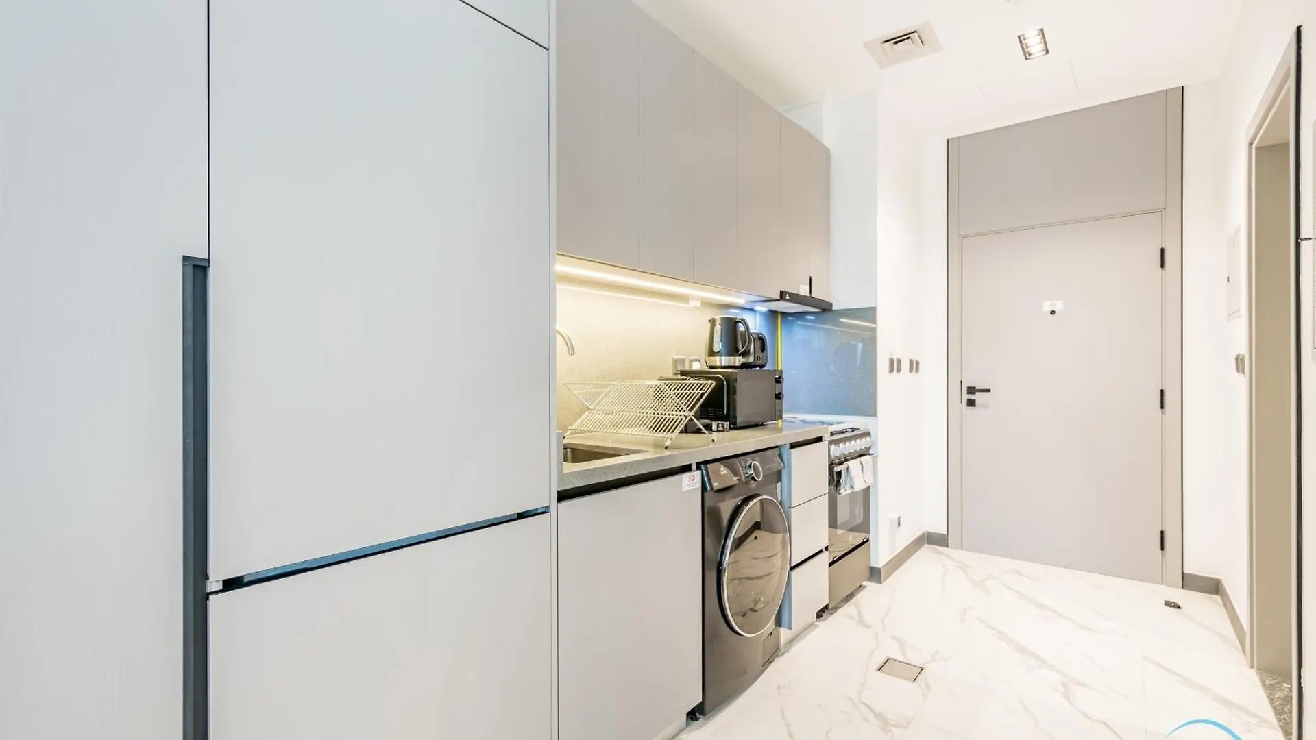 Comfortable Studio At Mag 930, Mohammad Bin Rashid City By Deluxe Holiday Homes ドバイ